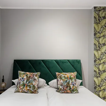 Apartament Underground *
