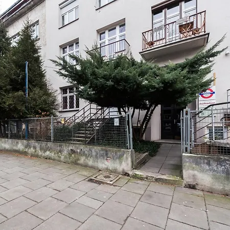 Underground Apartman